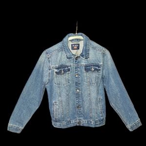 Brand New Without Tags boy  denim jacket in medium light blue